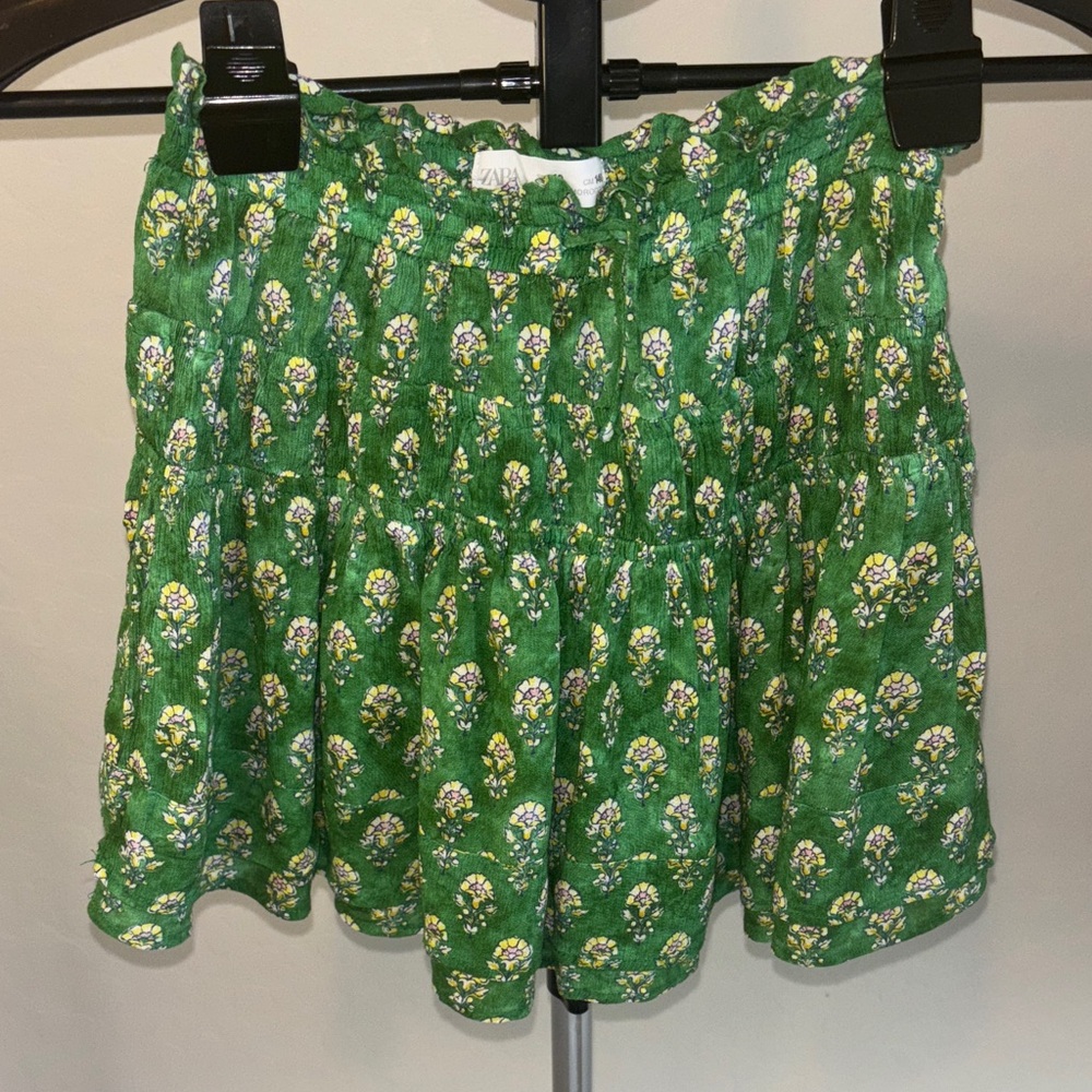 Zara Green Floral Patterned Skirt size 10 for kids
